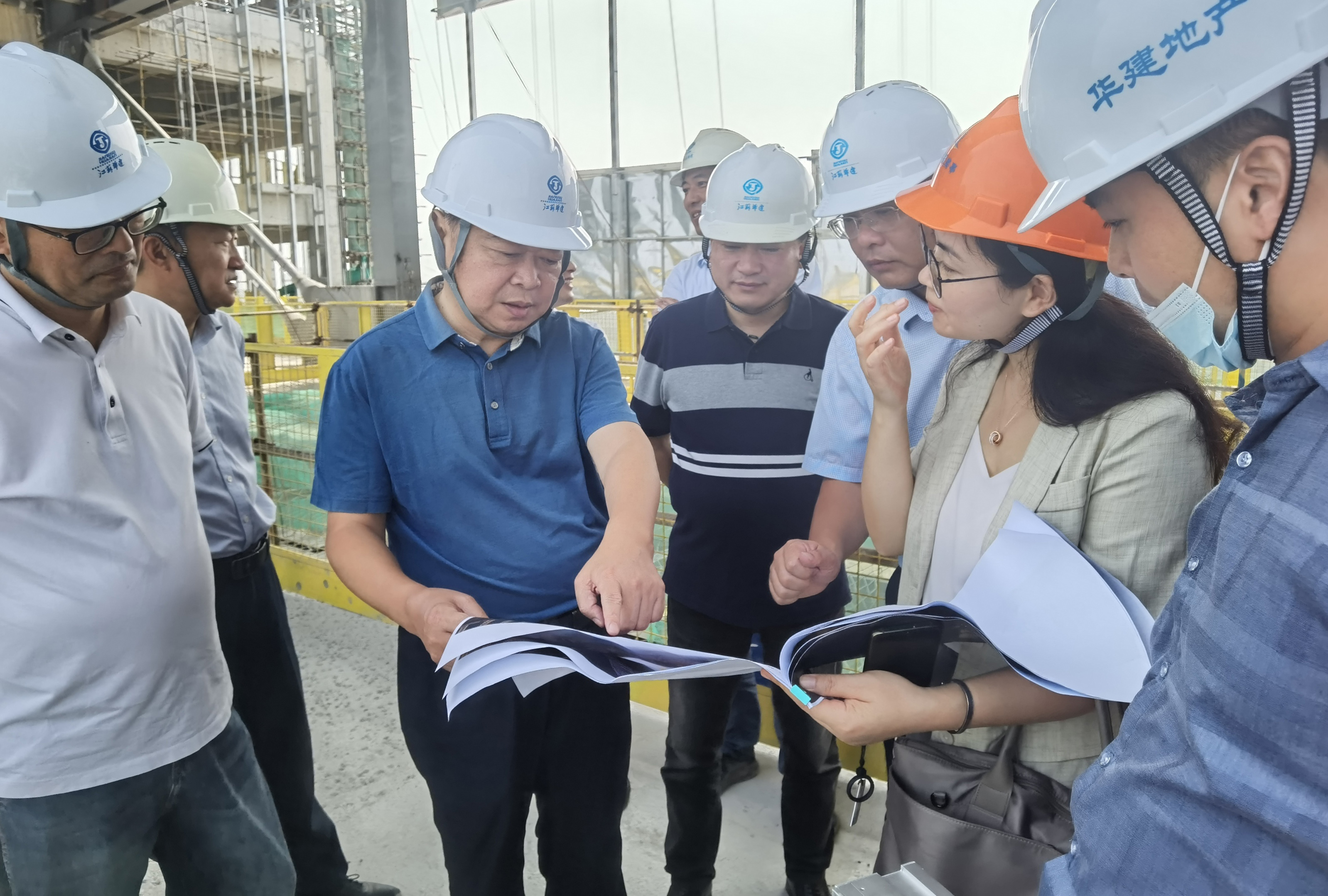 视察建工科技园1.jpg
